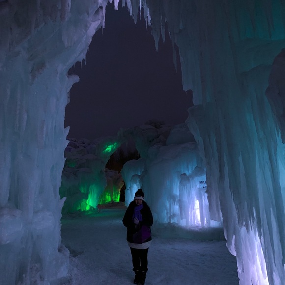 Meet your Posher, Jennifer - Picture 1 of 8